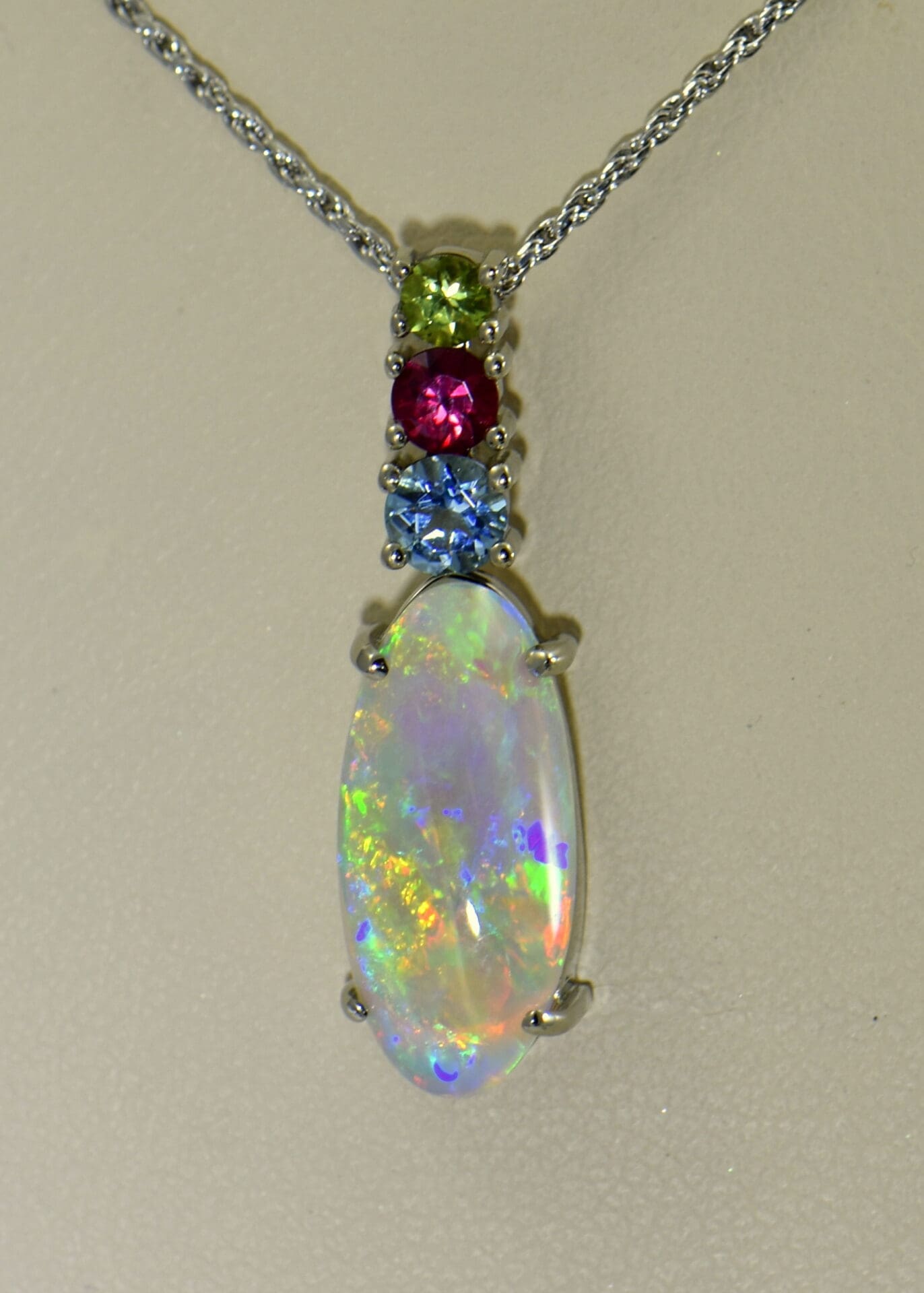 GoebelOpalPendant2