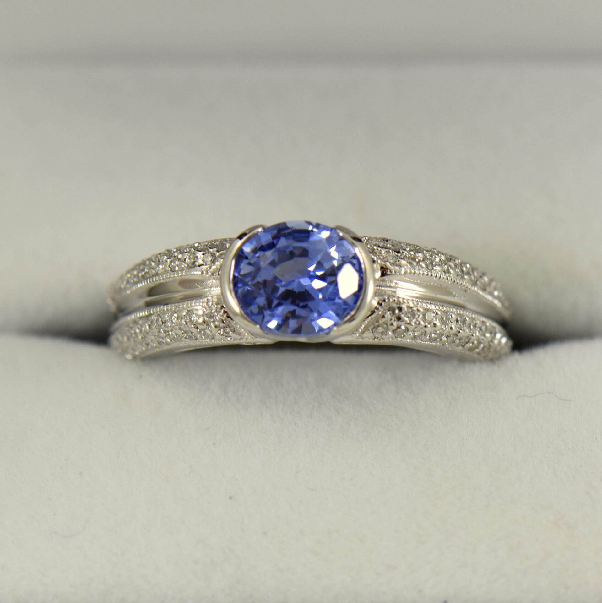 modernbezelsapphirering