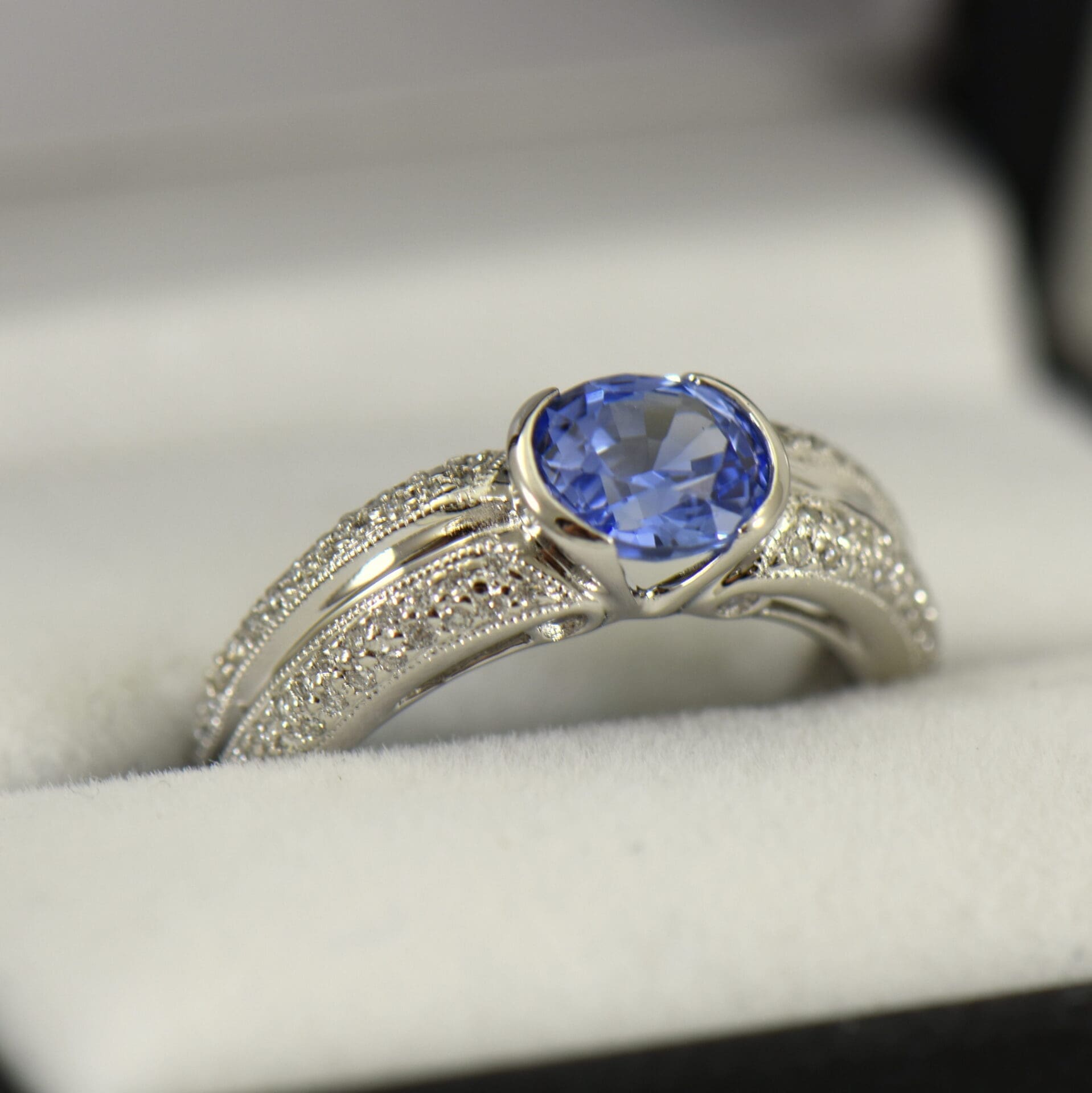 modernbezelsapphirering2