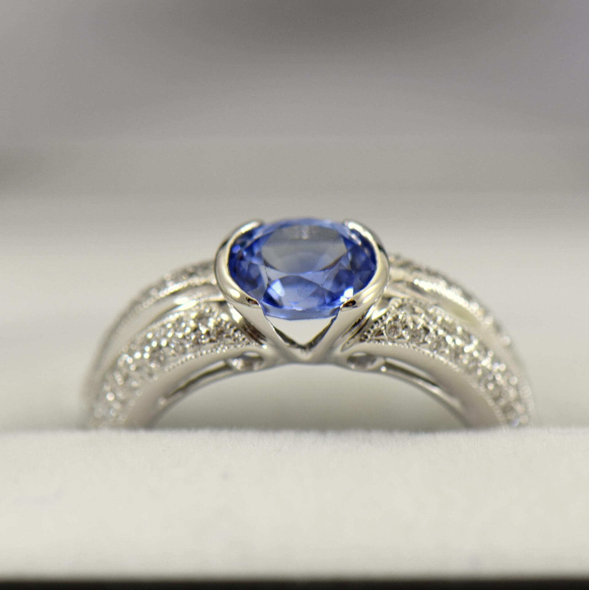 modernbezelsapphirering3